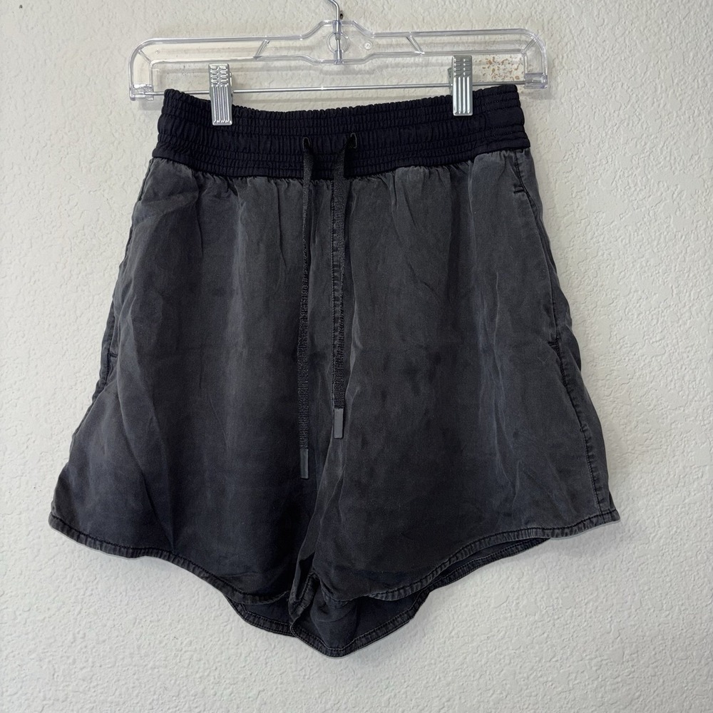 Lululemon Feeling Femme Shorts Washed Black Size 4 Athletic 5" Inseam Drawstring